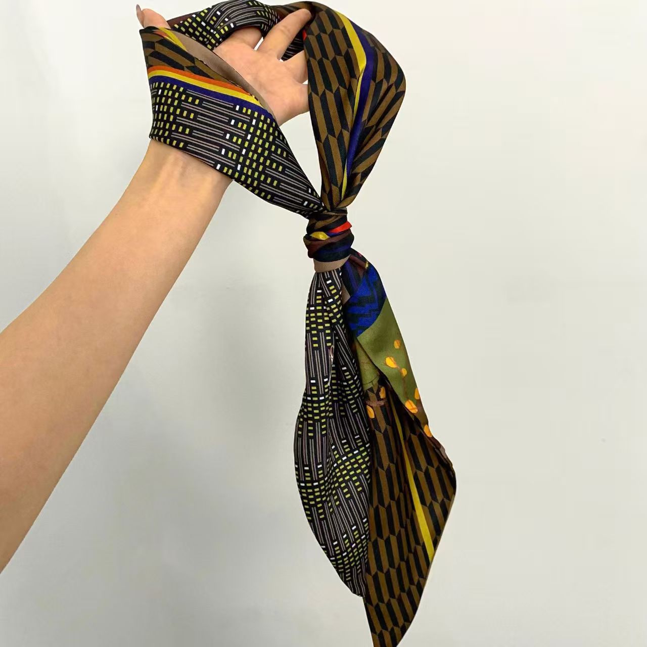 Foulard di lusso in seta satin - Waist Trainer Women recensione e prezzo
